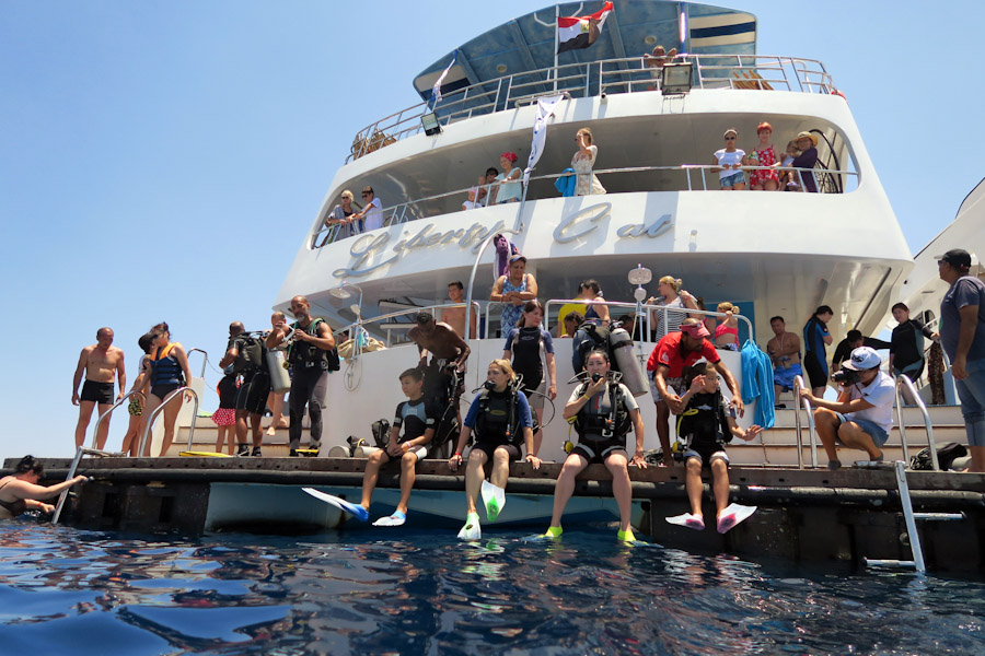LIBERTY CATAMARAN WITH DIVING