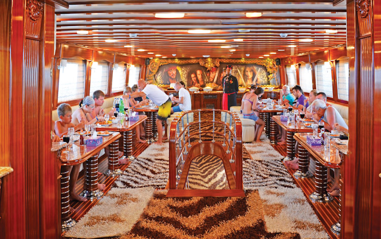 PIRATES BOAT SSH
